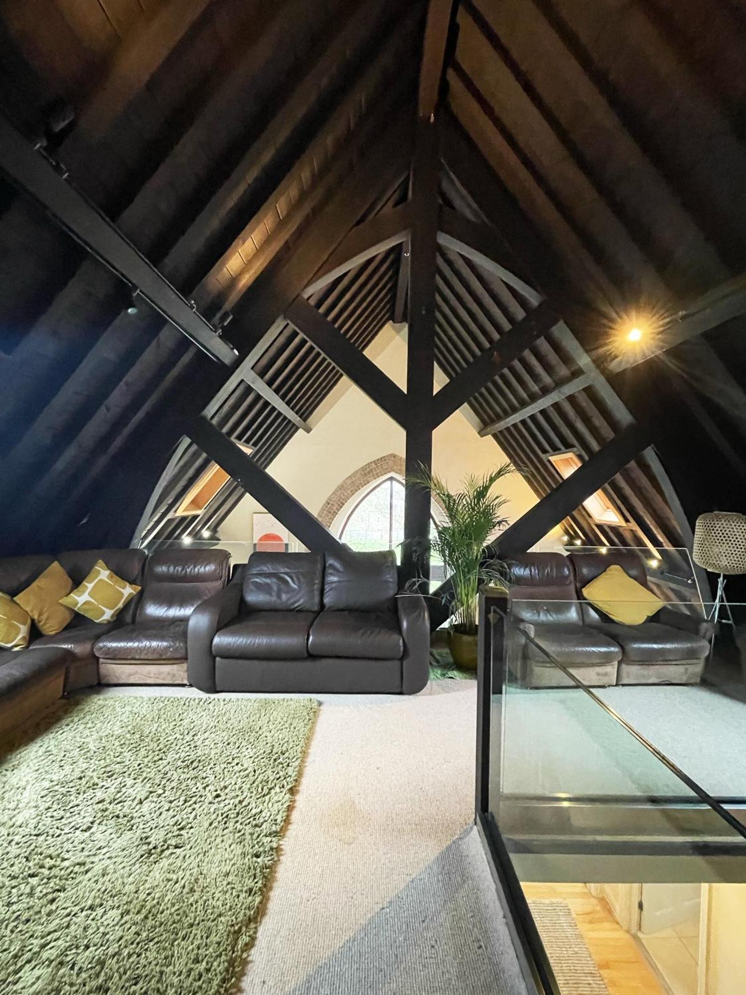 Apartamento Unique Crystal Palace Park Church Conversion